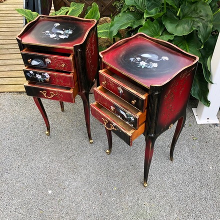 Paire de tables de nuit Louis XVI style chinois