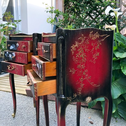 Paire de tables de nuit Louis XVI style chinois