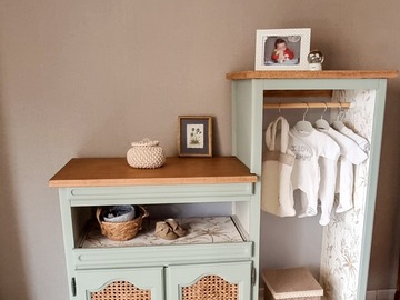 Vente avec paiement en ligne: Armoire/penderie asymétrique vintage gris argent