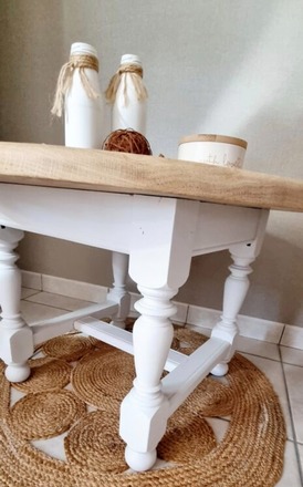 Table basse ronde en chêne piètement blanc