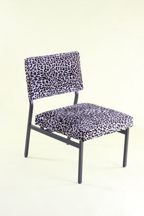 Fauteuil / Chauffeuse vintage modernisée tissu léopard