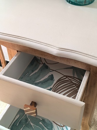 Bureau bois et blanc écume