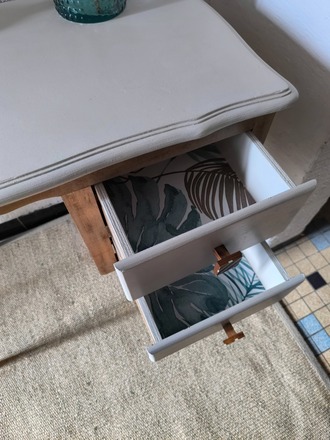 Bureau bois et blanc écume