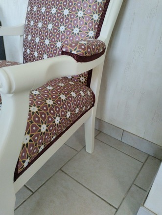 Fauteuil Voltaire blanc et son repose pied 