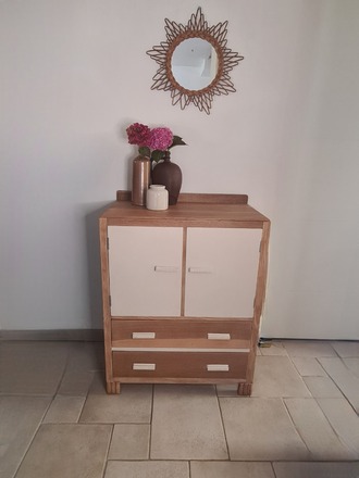 Ancienne petite commode d'internat bois et camomille