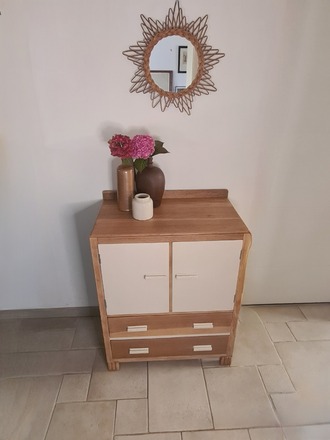 Ancienne petite commode d'internat bois et camomille