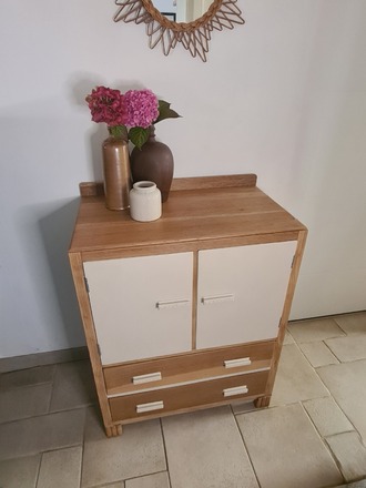 Ancienne petite commode d'internat bois et camomille