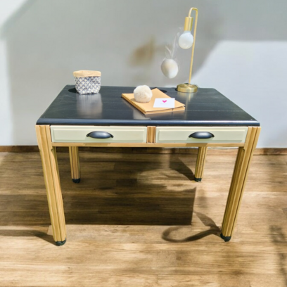 Vente avec paiement en ligne: bureau ancien relooké noir et bois