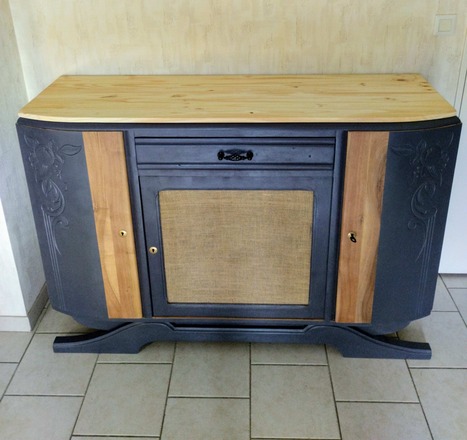 Buffet bas gris poivre et bois brut 
