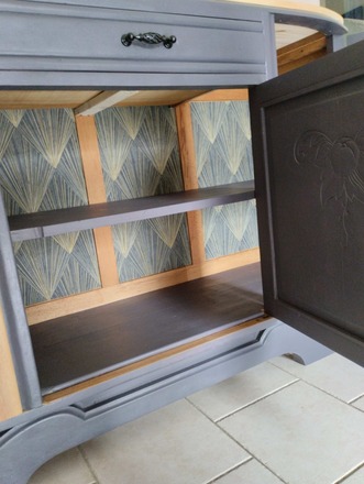 Buffet bas gris poivre et bois brut 