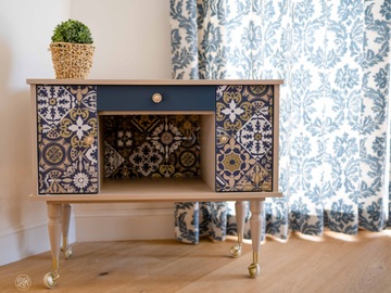 Vente avec paiement en ligne: Buffet/meuble de bar vintage sur roulettes