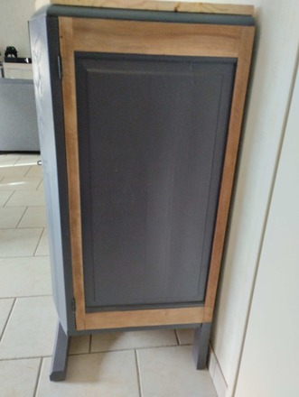 Buffet bas gris poivre et bois brut 