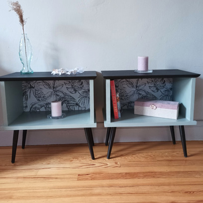 Vente avec paiement en ligne: Paire de tables de nuit ou d'appoint vert de gris