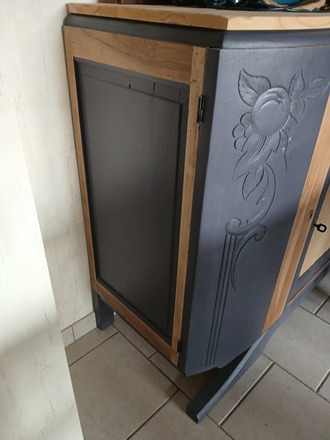 Buffet bas gris poivre et bois brut 