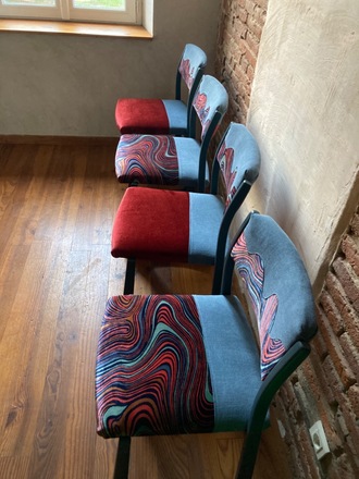Lot de 4 chaises vintage structure traineau tissu velours
