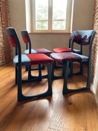 Lot de 4 chaises vintage structure traineau tissu velours