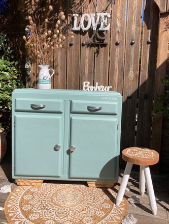 Buffet Mado bas années 50 relooké bohème vert de gris