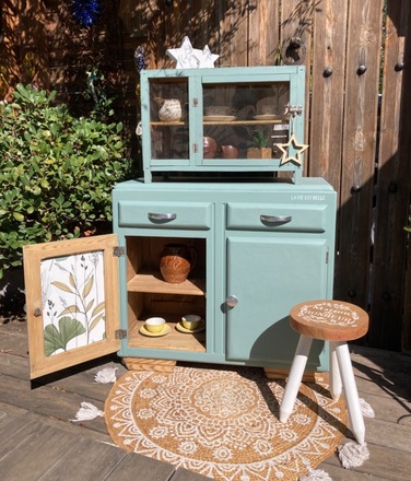 Buffet Mado bas années 50 relooké bohème vert de gris