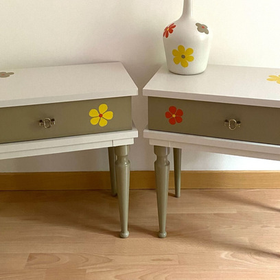 Vente avec paiement en ligne: Paire de chevets vintage colorés et floraux "FLORE"