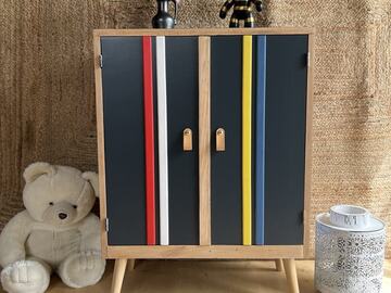 Vente avec paiement en ligne: Buffet relooké esprit Mondrian