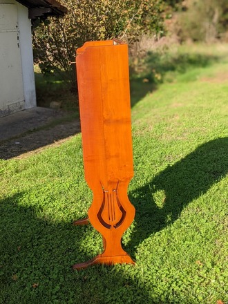 Secrétaire à abattant piètement en forme de Lyre 
