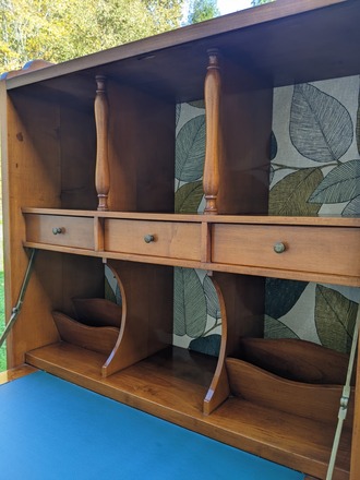 Secrétaire à abattant piètement en forme de Lyre 