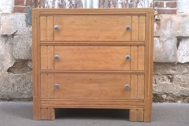 Commode parisienne brut art déco intérieur fleuri 