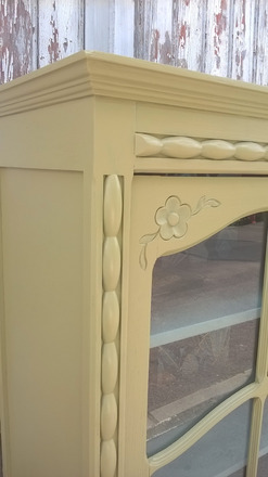Armoire vitrine parisienne 1930 jaune olive