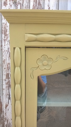 Armoire vitrine parisienne 1930 jaune olive