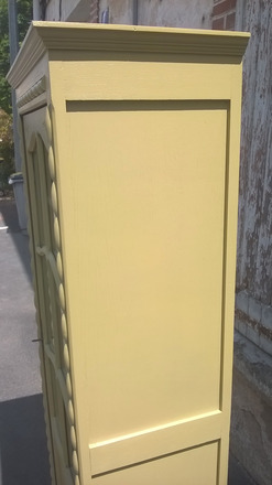 Armoire vitrine parisienne 1930 jaune olive