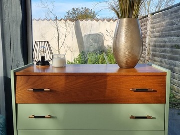 Vente avec paiement en ligne: Commode vintage Vert fenouil, bois et noir