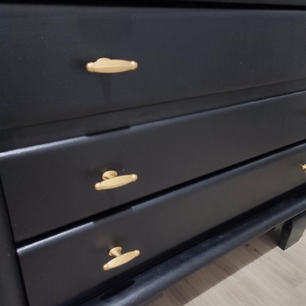 Commode noire satin avec plaque de marbre