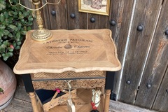 Vente avec paiement en ligne: Coiffeuse / Guéridon Boudoir Chic Noir satin et Noyer