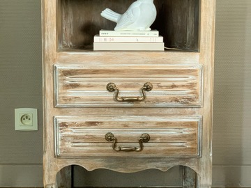 Vente avec paiement en ligne: Meuble d’appoint bois massif cerusé à la craie