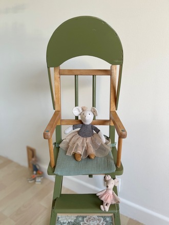 Chaise haute de poupée verte