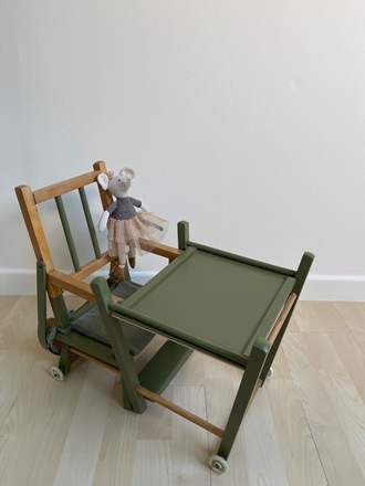 Chaise haute de poupée verte