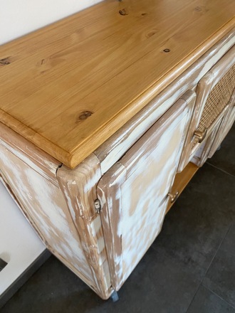 Buffet Mado transformé style industriel 