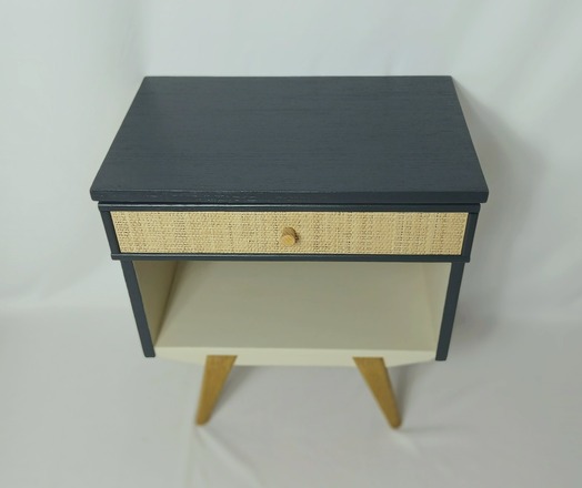 Meuble d'appoint pieds compas, gris, blanc et cannage paillé