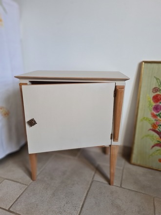 Chevet ou meuble d'appoint des années 50 couleur Camomille