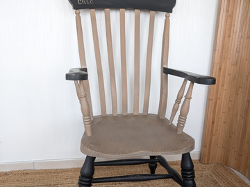 Vente avec paiement en ligne: Fauteuil de château fauve et noir