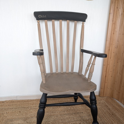 Vente avec paiement en ligne: Chaise ancienne château restaurée fauve noir