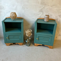 Vente avec paiement en ligne: Paire de chevets vintage relookés vert sauge