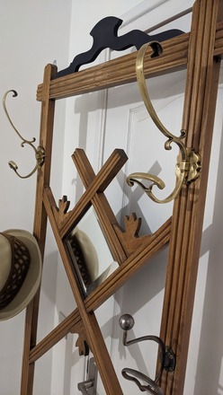 Ancien vestiaire art déco en bois bleu marine pour entrée