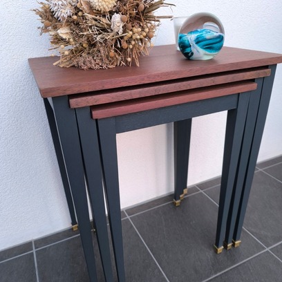 Vente avec paiement en ligne: Tables gigognes acajou laiton upcyclées 3 pièces