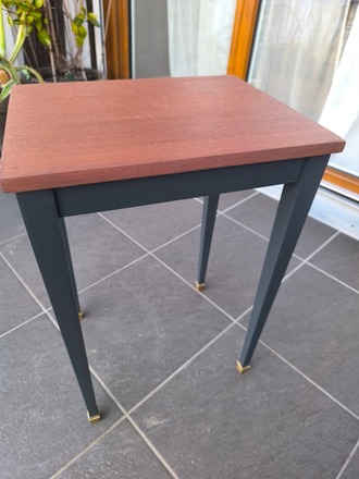 Lot de tables gigognes en acajou pieds laiton