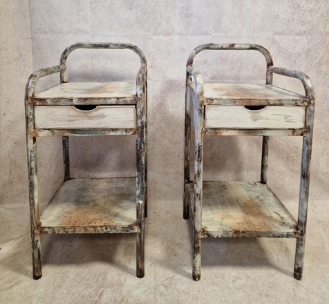 Paire de chevet d'internat vintage en métal patiné