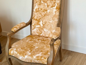Vente avec paiement en ligne: Fauteuil Voltaire, rénové à la main chêne clair et tissu Thevenon