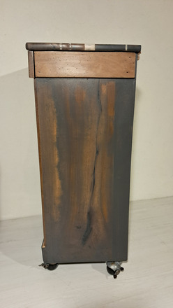 Meuble d'appoint en noyer