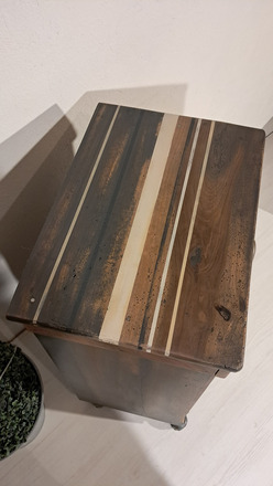 Meuble d'appoint en noyer