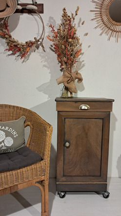 Meuble d'appoint en noyer
